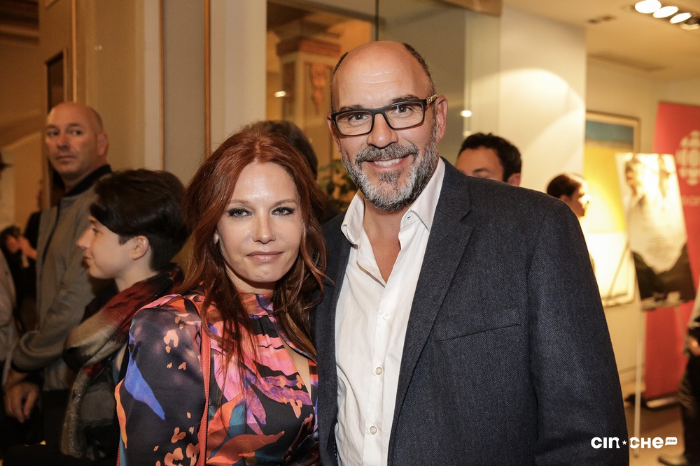 Sur le tapis rouge du film Pieds nus dans l'aube