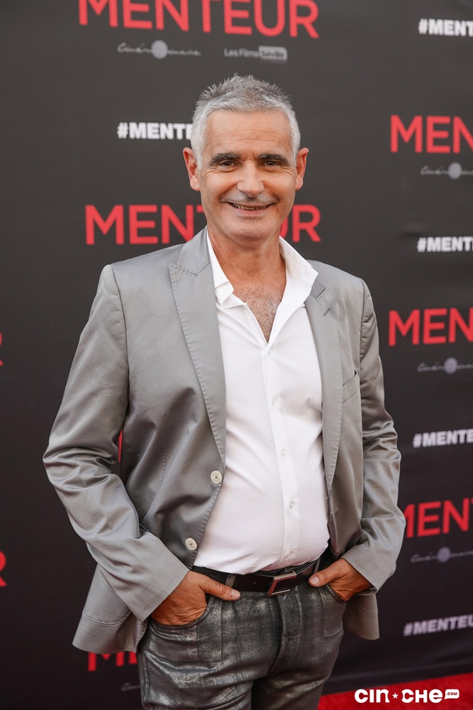 Sur le tapis rouge du film Menteur
