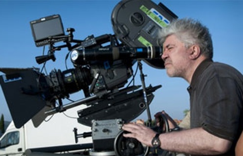 Pedro Almodóvar sur le plateau du film The Skin I Live In