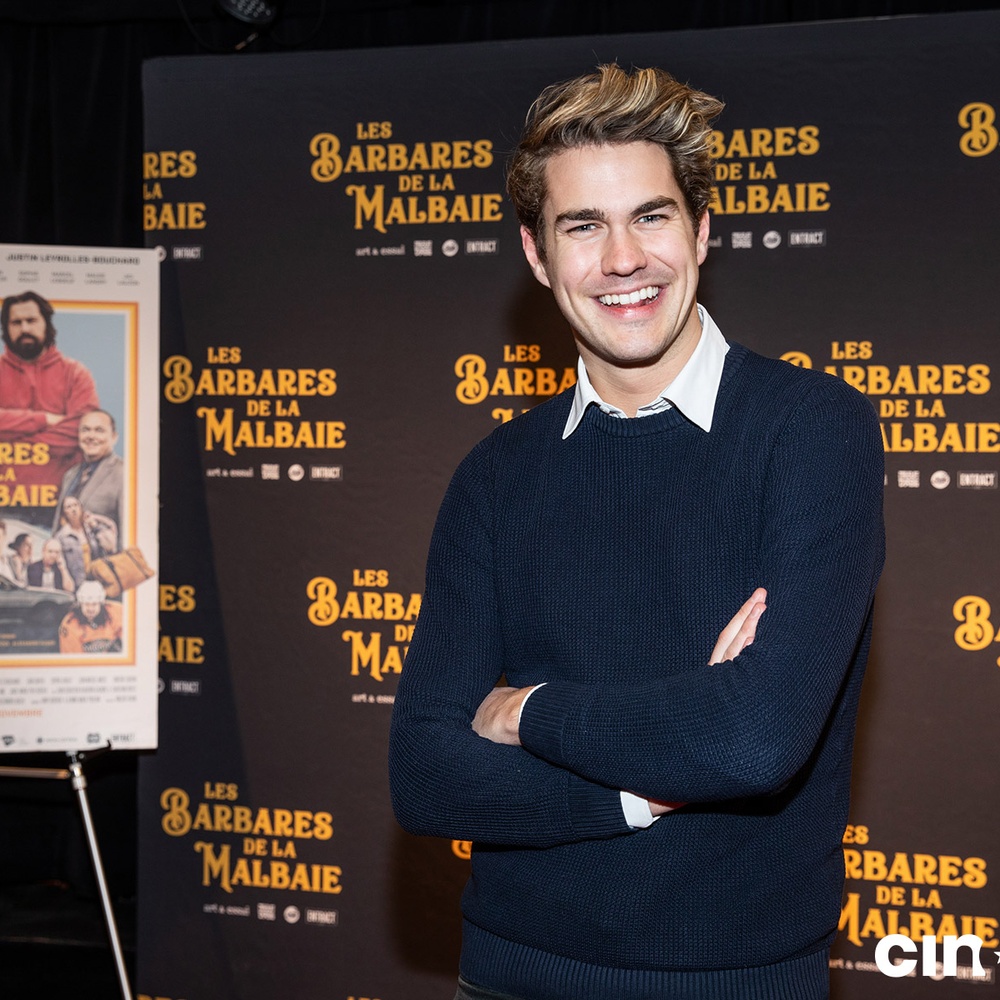 Sur le tapis rouge du film Les Barbares de La Malbaie