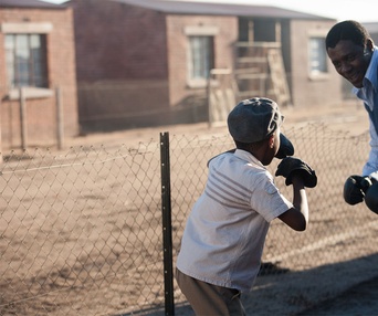 Une scène du film Mandela: Long Walk to Freedom