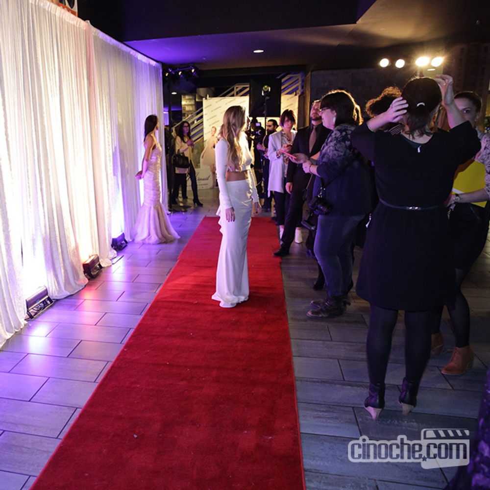 Sur le tapis rouge du film After the Ball