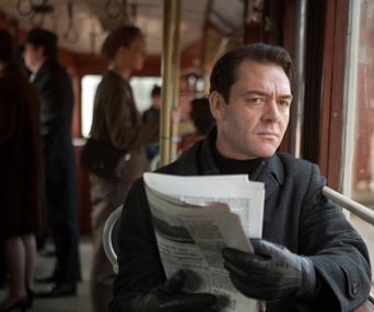 Une scène du film The Debt
