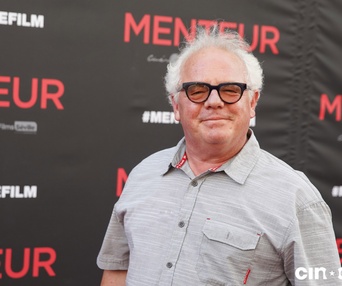 Sur le tapis rouge du film Menteur
