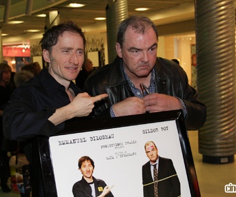 À la première du film Le colis