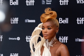 Sur le tapis rouge du film Glass Onion: A Knives Out Mystery Sur le tapis rouge du film Glass Onion: A Knives Out Mystery