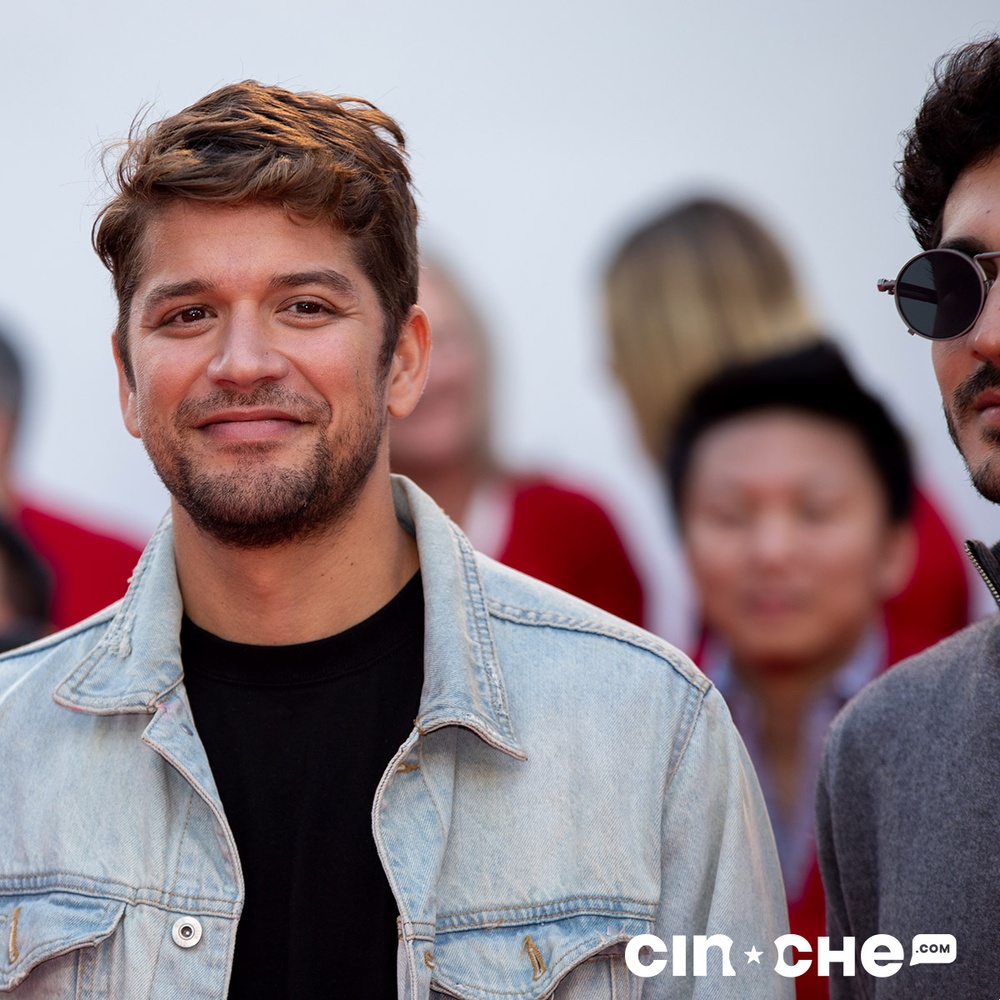 Sur le tapis rouge du film A Beautiful Day in the Neighborhood