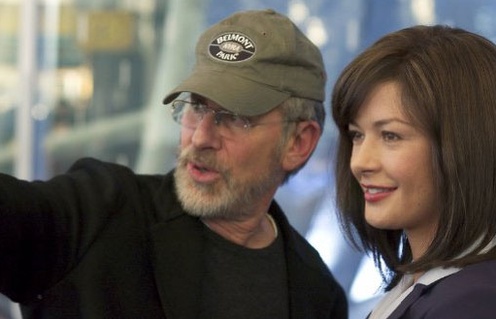 Steven Spielberg et Catherine Zeta-Jones sur le plateau du film The Terminal