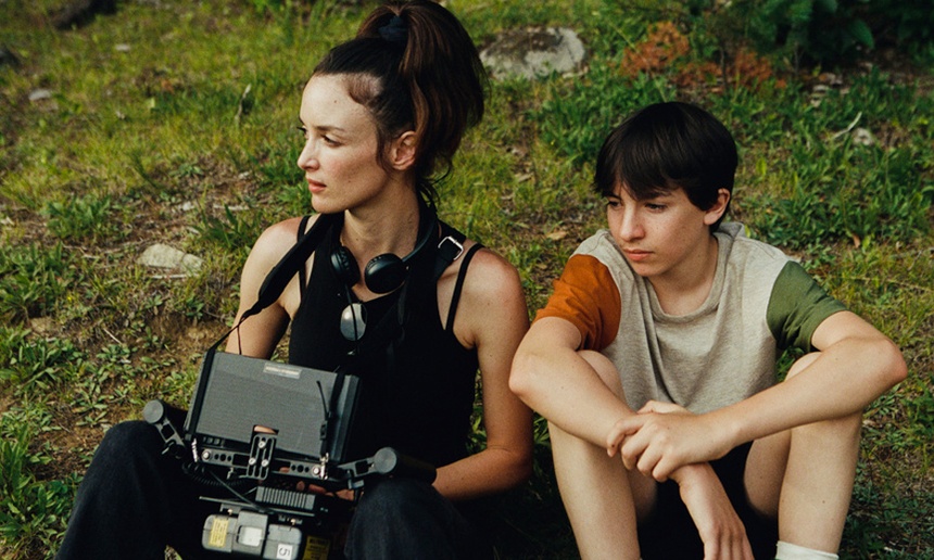 Entrevue : Charlotte Le Bon pour Falcon Lake