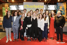 Sur le tapis rouge du film Charlotte a du fun Sur le tapis rouge du film Charlotte a du fun