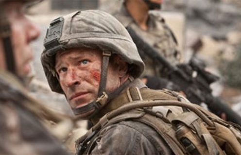 Aaron Eckhart dans le film Battle: Los Angeles