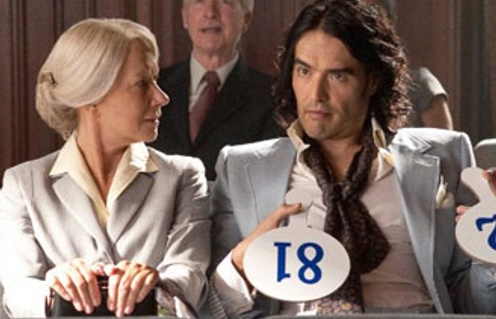 Helen Mirren et Russell Brand dans la comédie Arthur