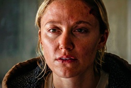 Maika Monroe dans le film In Cold Ligh Maika Monroe dans le film In Cold Ligh