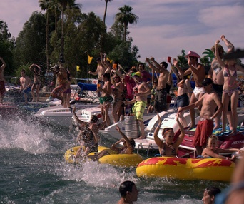 Une scène du film Piranha 3D