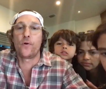 Matthew McConaughey organise un Bingo virtuel pour des personnes âgées