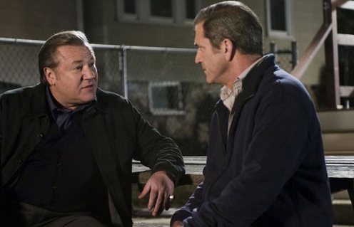 Ray WInstone et Mel Gibson dans Edge of Darkness