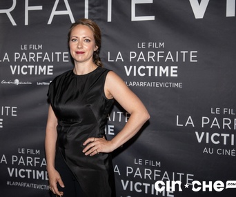 Sur le tapis rouge du film La parfaite victime