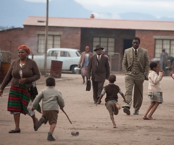 Une scène du film Mandela: Long Walk to Freedom