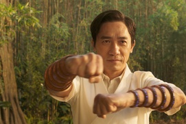 Une scène du film Shang-Chi and the Legend of the Ten Rings Une scène du film Shang-Chi and the Legend of the Ten Rings