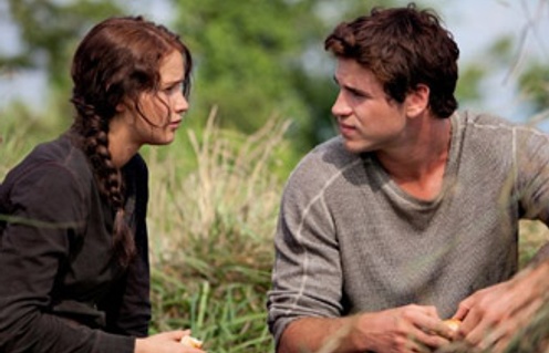 Jennifer Lawrence et Liam Hemsworth dans The Hunger Games