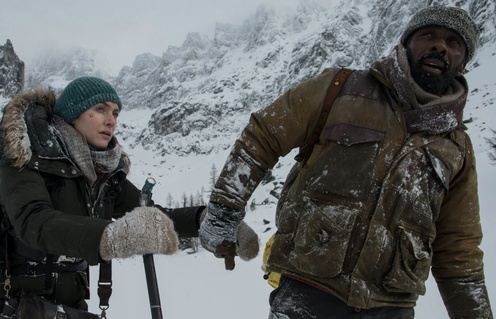 Une scène du film The Mountain Between Us
