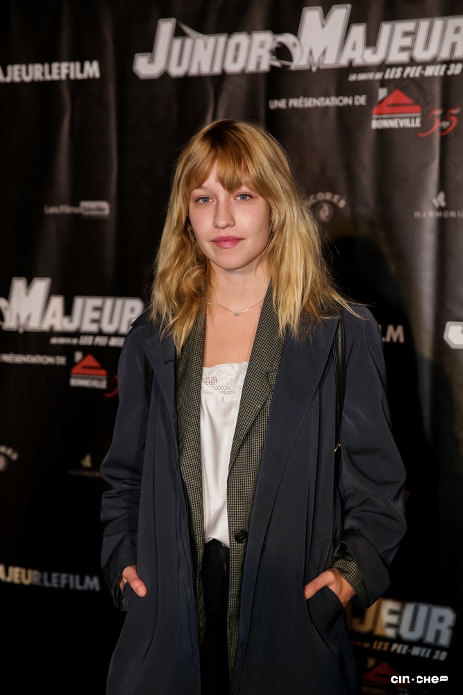 Sur le tapis rouge du film Junior majeur