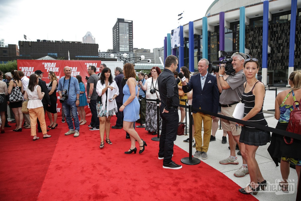 Sur le tapis rouge de Le vrai du faux