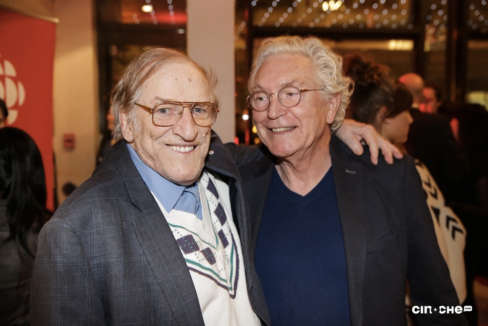 Sur le tapis rouge du film Pieds nus dans l'aube