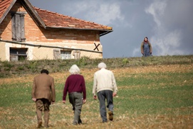 Une scène du film Les vieux fourneaux