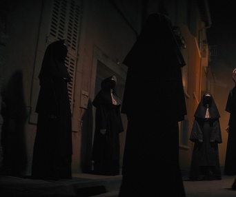Une scène du film The Nun II