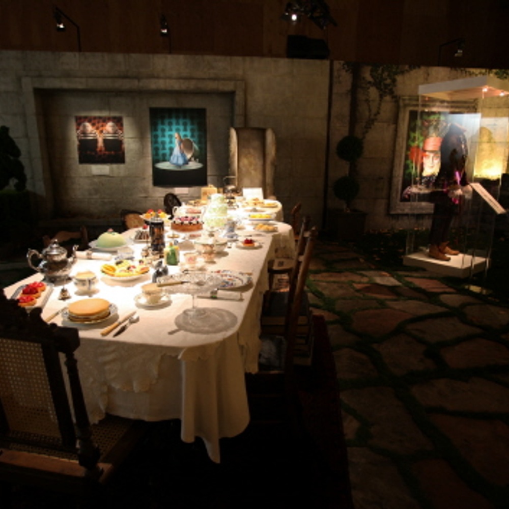 Alice in Wonderland : The Touring Exhibition