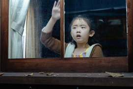 Une scène du film Knock at the Cabin