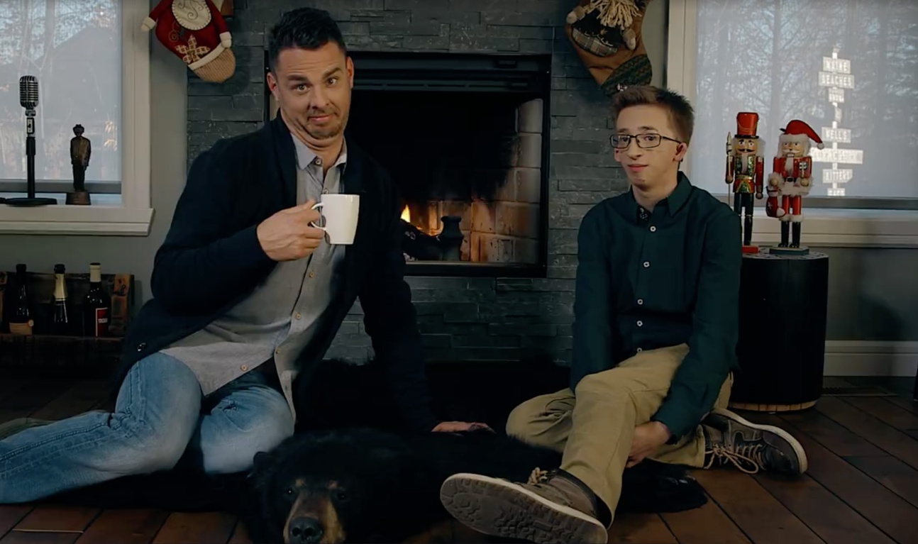 Philippe Bond fait appel au petit Jérémy pour sa publicité des fêtes