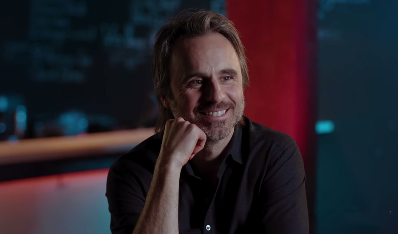 Image de l'article Louis-José Houde nous fait mourir de rire avec ses remerciements de pochettes 2020