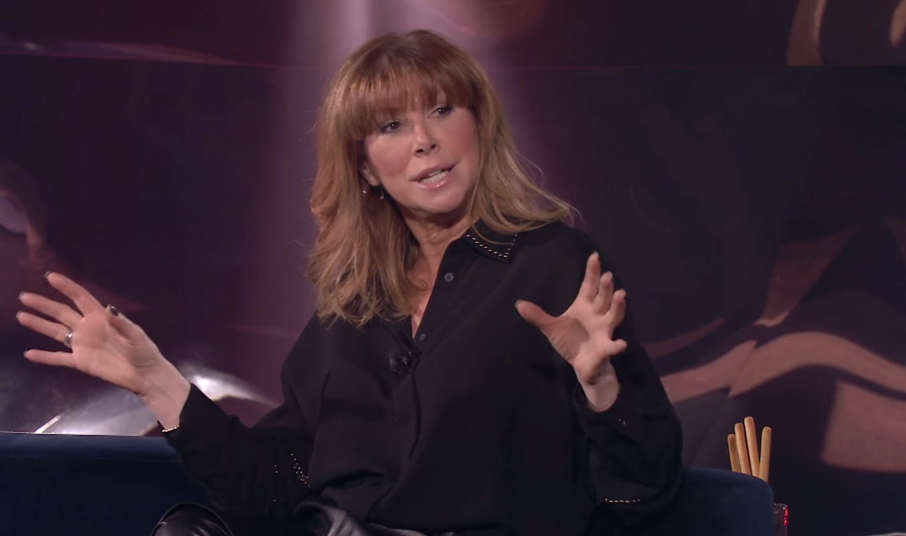 Image de l'article Julie Snyder crée un malaise sur son plateau en parlant du conjoint de Chantal Lacroix