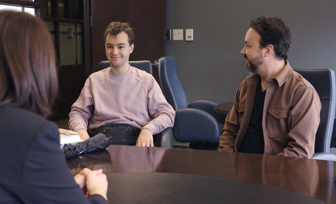 <em style="color: rgb(71, 85, 105);">Benjamin Gratton : comme tout le monde</em>