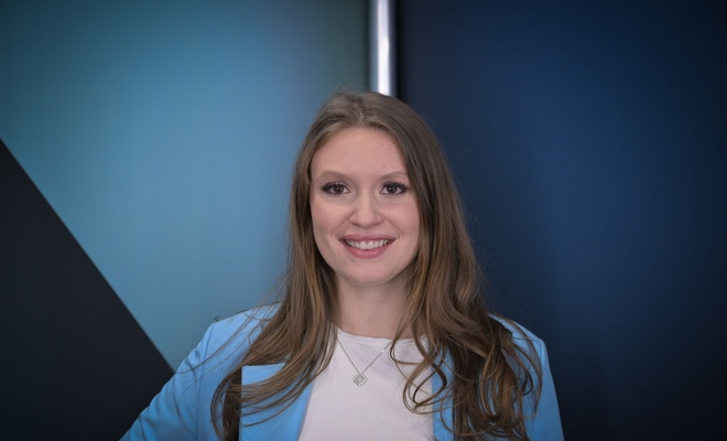 <em style="color: rgb(71, 85, 105);">Dans l'oeil du dragon</em>