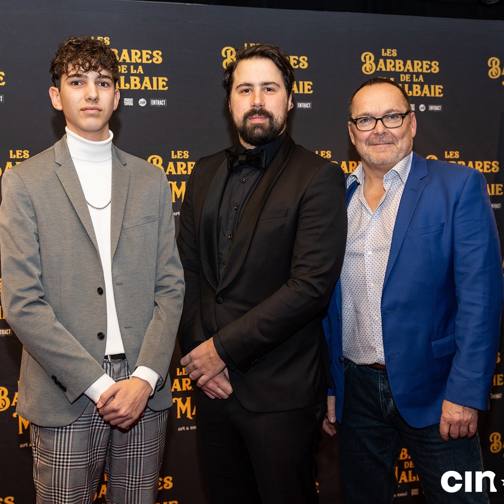 Sur le tapis rouge du film Les Barbares de La Malbaie