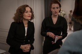 Une scène du film Mrs. Harris Goes to Paris