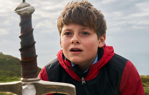 Une scène du film The Kid Who Would Be King