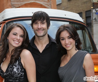 Sur le tapis rouge de 2 Frogs dans l'ouest