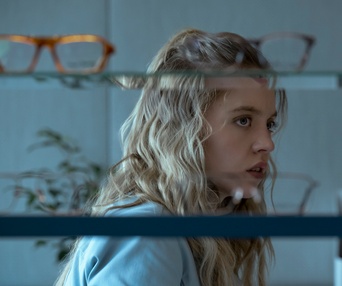 Une scène du film The Voyeurs