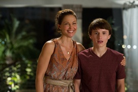 Une scène du film Dolphin Tale 2 Une scène du film Dolphin Tale 2