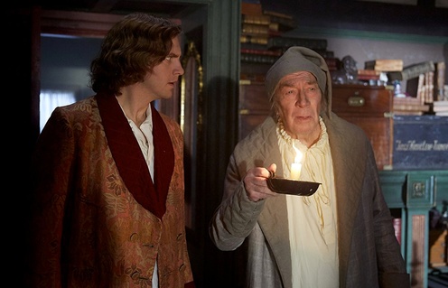 Une scène du film The Man Who Invented Christmas