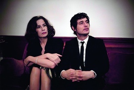 Une scène du film Main dans la main Une scène du film Main dans la main