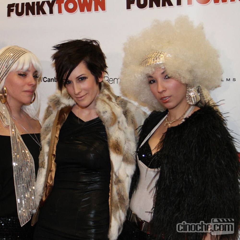 Sur le tapis rouge du film Funkytown
