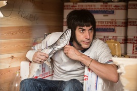 Une scène du film The Brothers Grimsby Une scène du film The Brothers Grimsby
