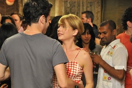 Une scène du film Take This Waltz Une scène du film Take This Waltz
