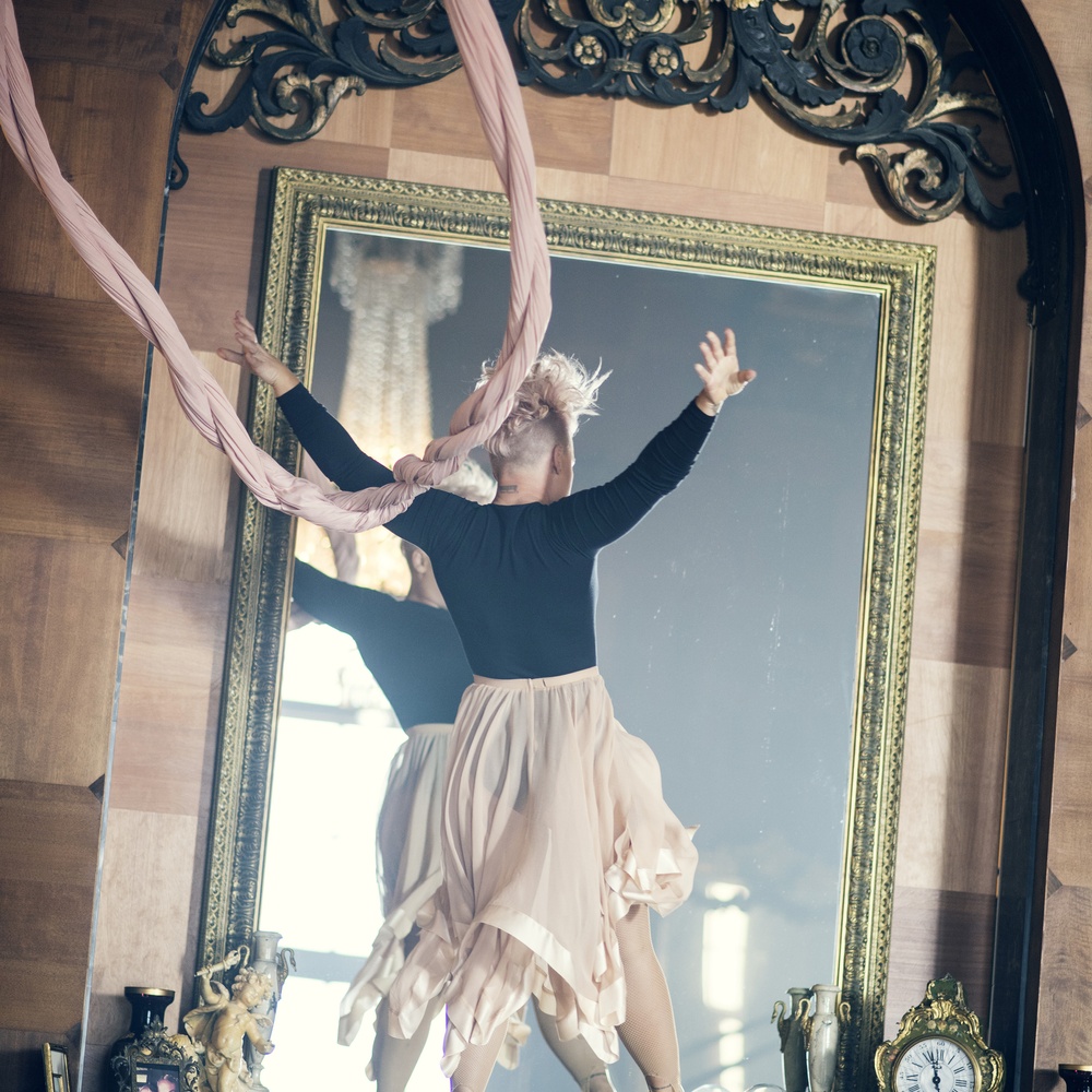 Images du vidéoclip de Pink