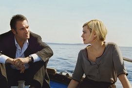 Une scène du film Un balcon sur la mer Une scène du film Un balcon sur la mer